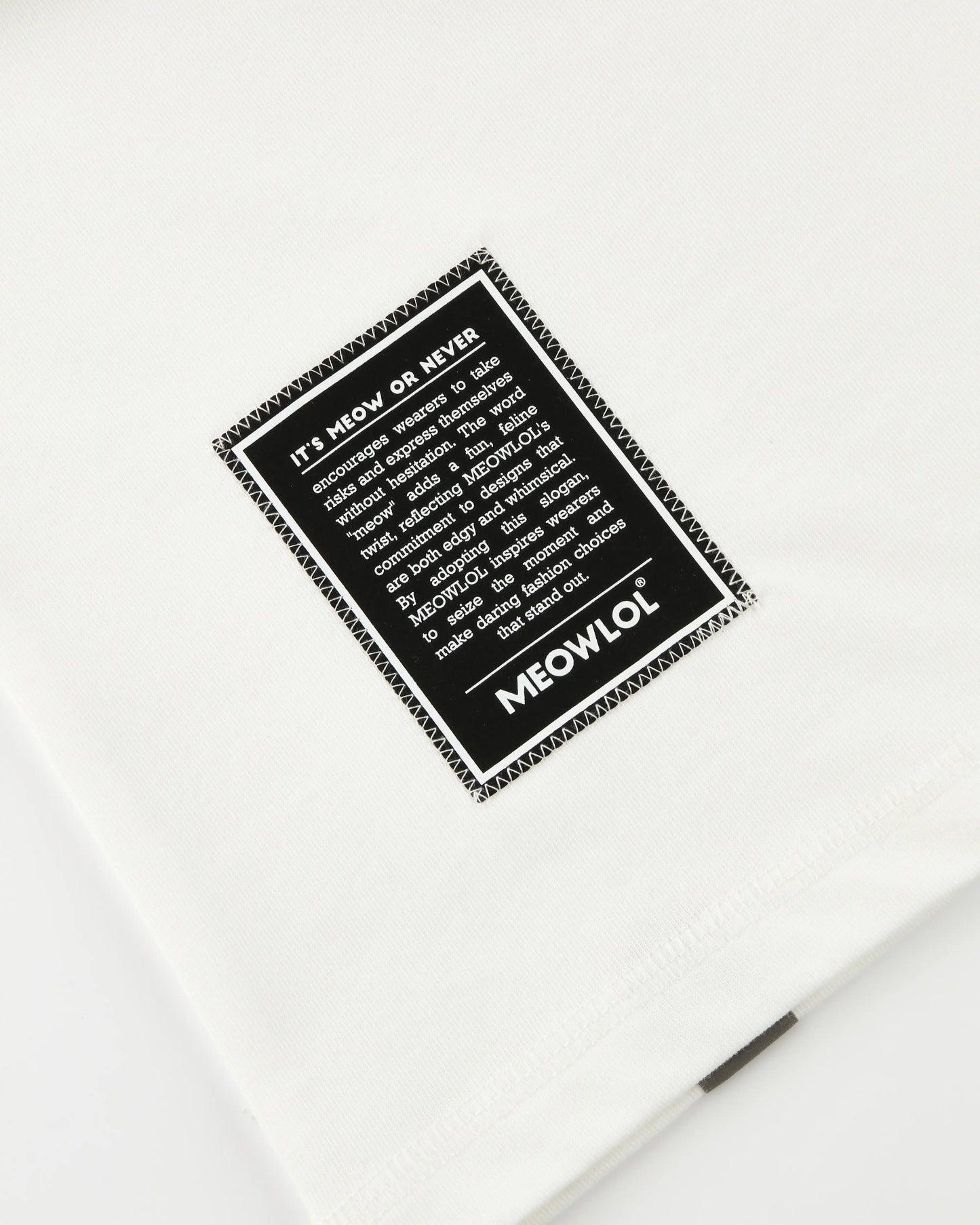 MEOWGIELA SHOULDER PLEATED EASY FIT T-SHIRT