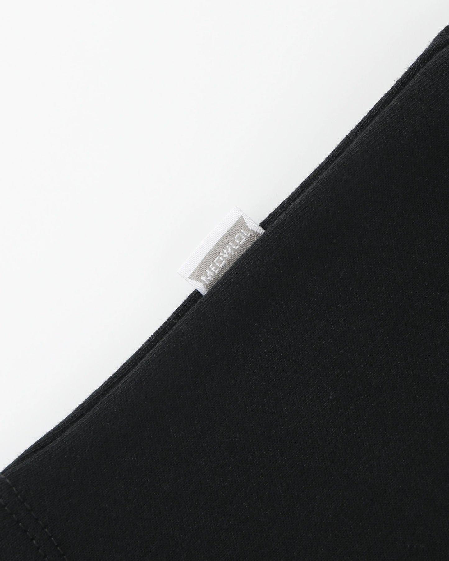 EMB LOGO SLEEVELESS PRINCESS LINE ROUND-HEM EASY FIT CROPPED TOP