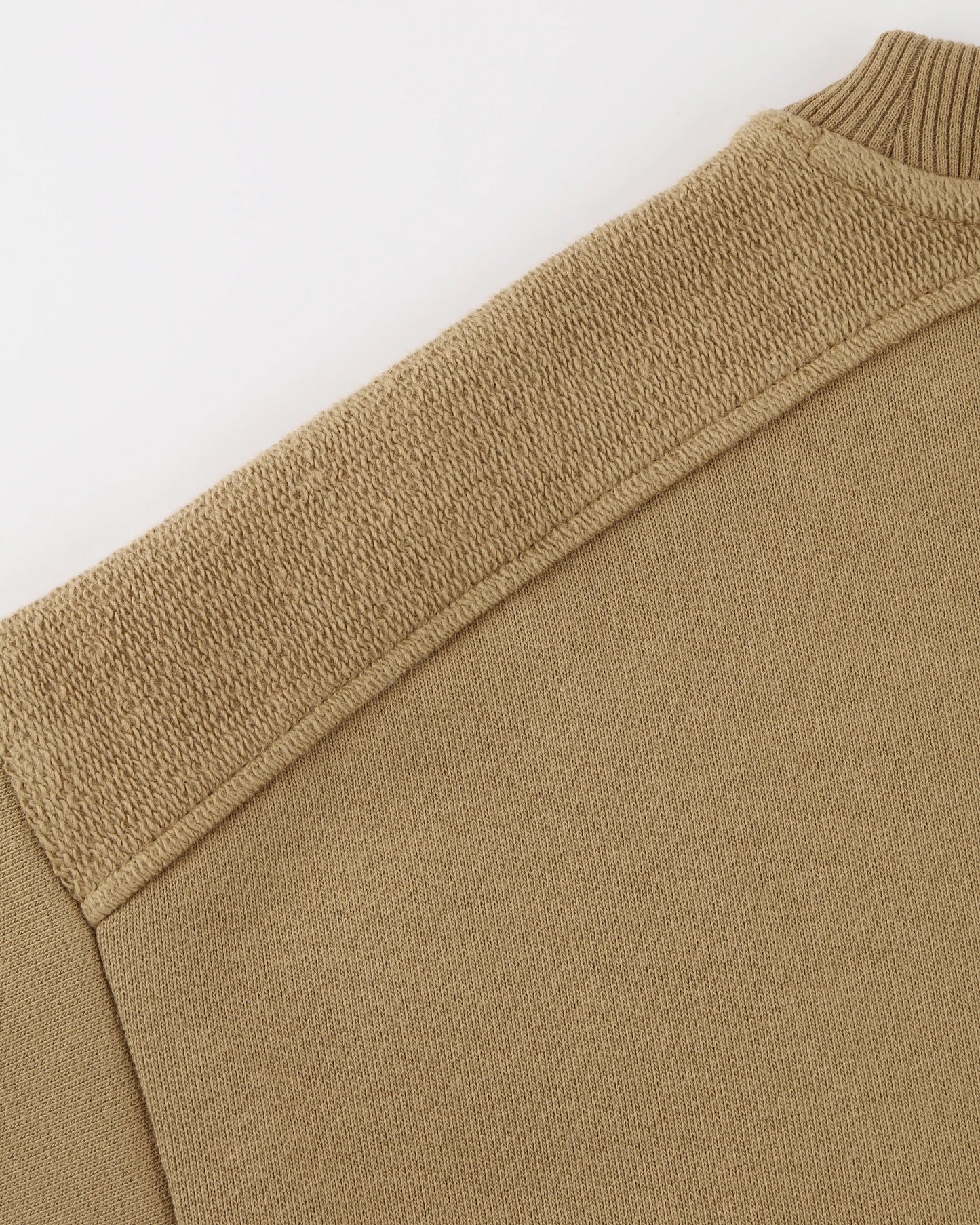 EMB LOGO SLEEVELESS PRINCESS LINE ROUND-HEM EASY FIT CROPPED TOP