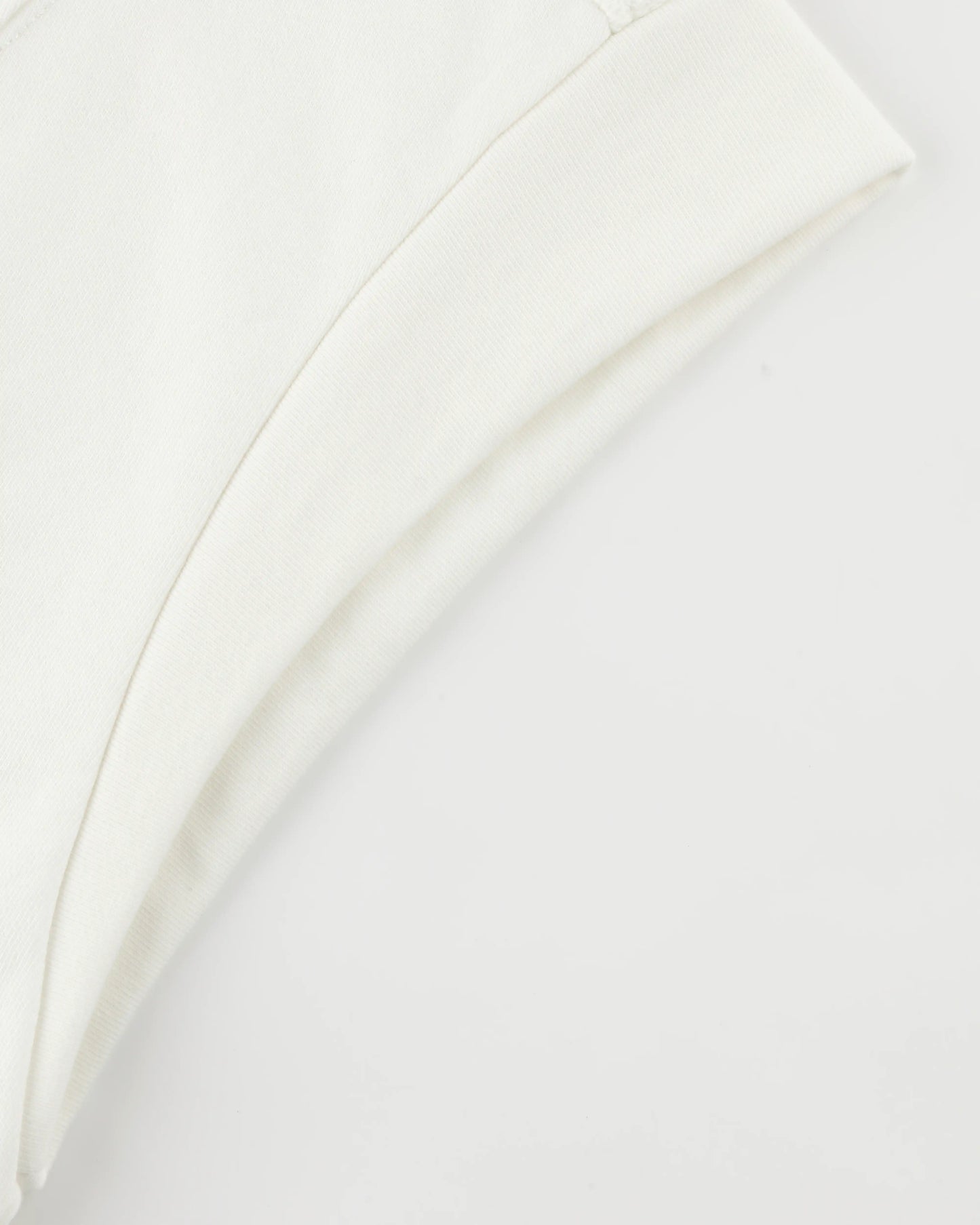 EMB LOGO SLEEVELESS PRINCESS LINE ROUND-HEM EASY FIT CROPPED TOP