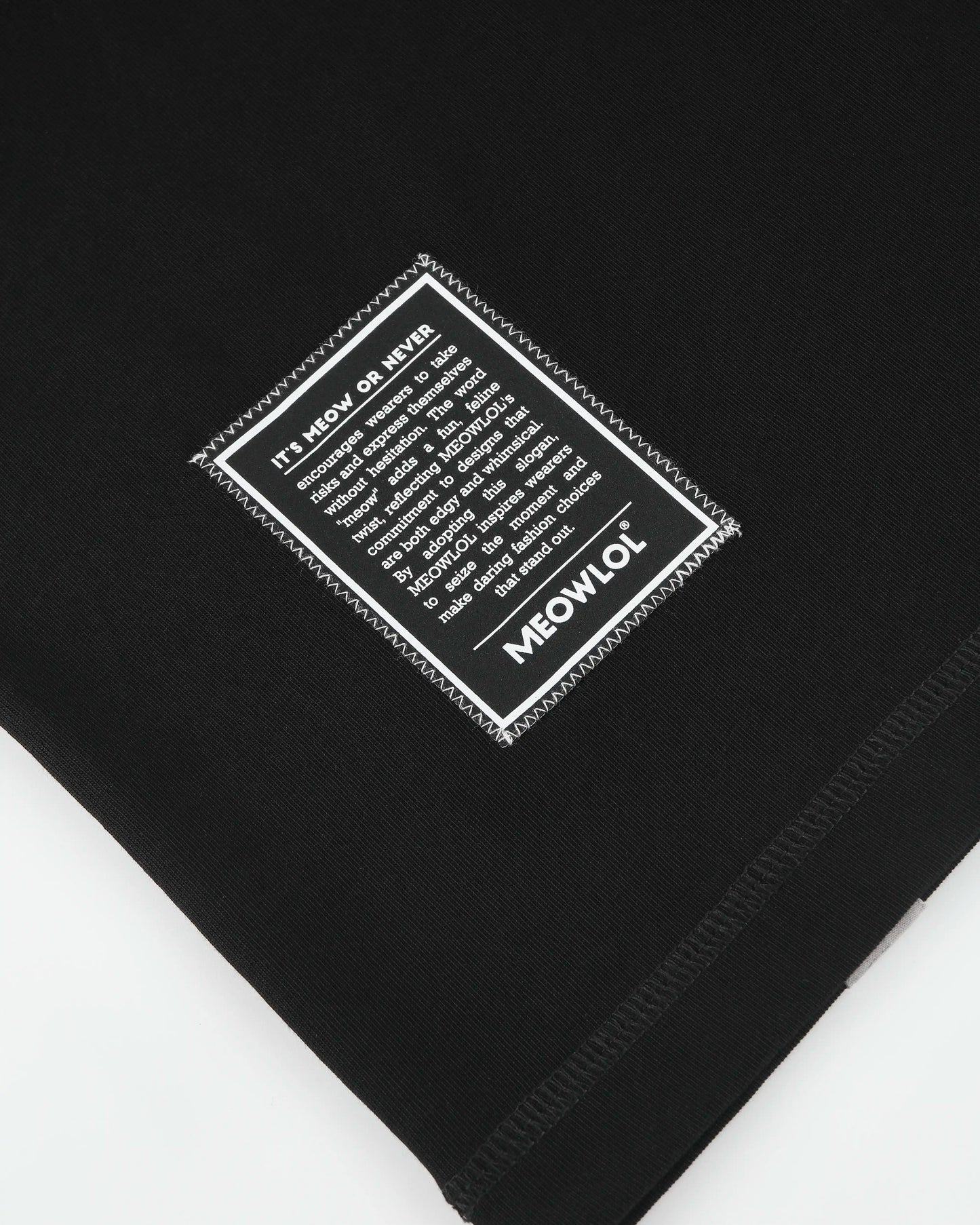 MEOWGIELA SHOULDER PLEATED EASY FIT T-SHIRT