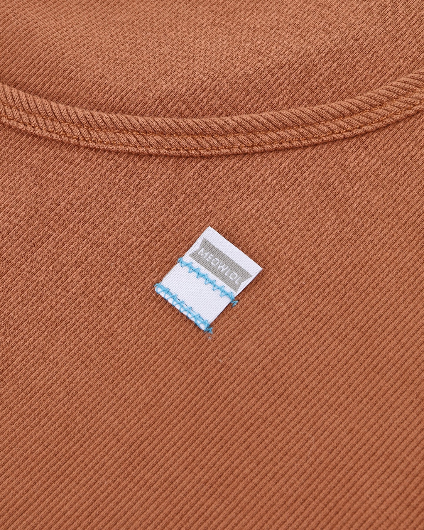 MEOWLOL EMB LOGO RIBBED TANK TOP