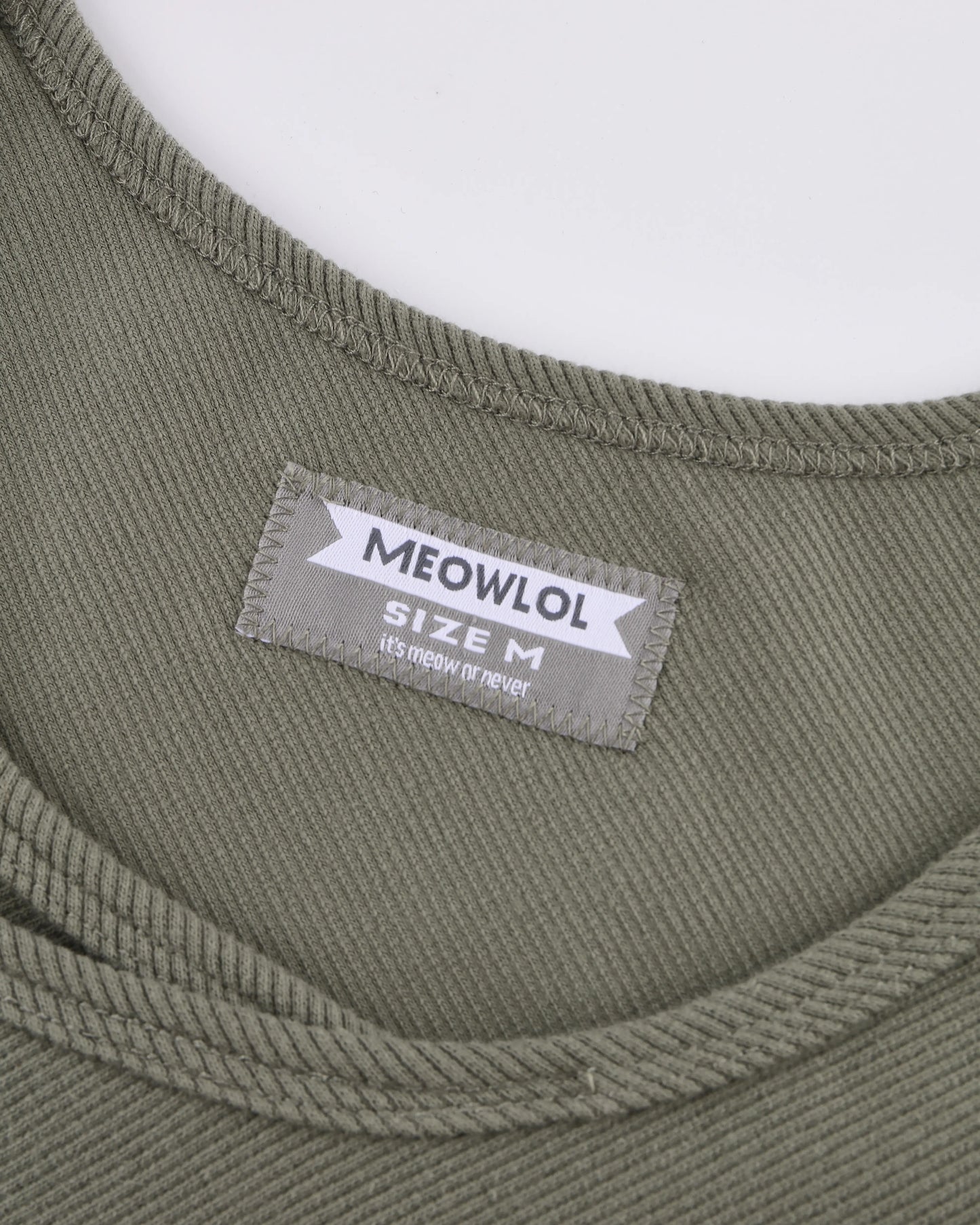 MEOWLOL EMB LOGO RIBBED TANK TOP